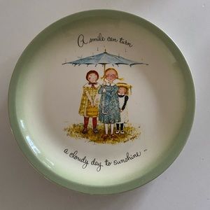 Holly Hobbit vintage collectors edition decorative plate.